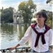 Sono un ragazzo di 22 anni prossimo alla laurea. Studio lingue e letterature moderne e offro ripetizioni a bambini e ragazzi. 