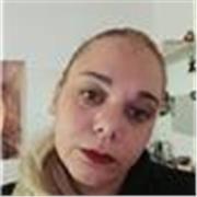 Chica titulada en peluquería imparte clases de apoyo 