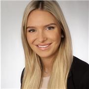 Nachhilfelehrerin in Deutsch Mathe Englisch