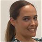 Graduada en Química, con master en profesorado imparte asignaturas de ciencias como Física y química, matemáticas online