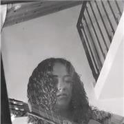 Ciao! Sono Chiara. Studio chitarra da ormai 7 anni al conservatorio e sono pronta a trasmettervi questa passione!