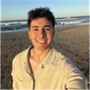 Estudienate de Ingenería Comercial en la FEN, Universidad de Chile. Varias experiencias internacionales, inglés avanzado