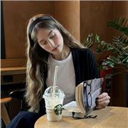 Mi laureo a dicembre in Filologia moderna. Ho esperienza nella preparazione di ragazzi nelle discipline umanistiche