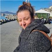 Splendida insegnante multilingua in Europa per lezioni Inglese Italiano e Biologia