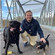 Profesor de Economía, Historia, Geografía, Lengua Castellana y resto de materias de la rama de Ciencias Sociales