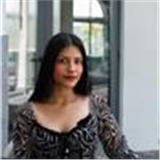 Me defino como una persona capaz de poder enseñar, con buena actitud y sobre todo comprometida. 