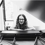 Pianista con más de cinco años de experiencia en la enseñanza imparte clases de piano a todos los niveles y edades