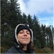 Professora de inglês com experiência em aulas online e residência prévia no Reino Unido