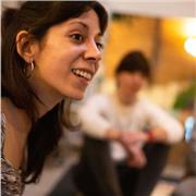 Soy profesora de dibujo artístico y otras técnicas de expresión creativa.