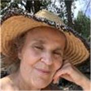 Profesora titulada con mas de 30 años de experiencia, ofrece classes creativas i artísticas de dibujo a jovenes de 18 a 40