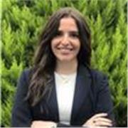 Soy francés. Puedo enseñar francés a niños y adolescentes. Pero sigo abierto a enseñar a adultos. Soy una persona atenta, de mente abierta a la que le gusta intercambiar con personas de todo el mundo. Soy polivalente, motivada y rigurosa.