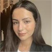 Laureta in Economics and Management - International Business: lezioni private di inglese e aiuto compiti