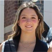 Profesora bilingüe de inglés para todas las edades, con enfoque dinámico y práctico en conversación.