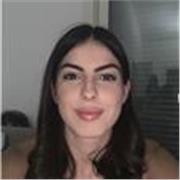 Ragazza appena diplomata da un istinto tecnico commerciale con competenze economiche linguistiche e giuridiche