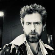La quarantaine, Professeur de Mathématiques et Sciences Physiques depuis 20 ans en cours de soutien.