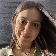 Profesora de una amplia variedad de asignaturas, para un gran rango de edades de forma remota