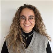 Desde bien pequeña que estudio inglés y actualmente tengo el Proficiency (C2). Dispuesta a dar clases a niños de primaria.
