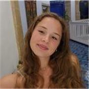 Soy una estudiante universitaria de ciencias políticas y sociologia; paciente, amable y tranquila. 