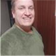 Profesor que imparte clases de inglés a todas las edades y niveles