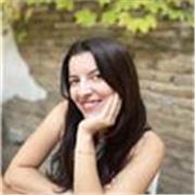 Con más de 10 años de experiencia enseñando español a estudiantes de China y Europa, ofrezco lecciones dinámicas y personalizadas 