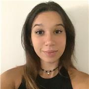 studentessa di medicina che da lezioni private di chimica, biologia e fisica o aiuto compiti per ragazzi medie e elementari