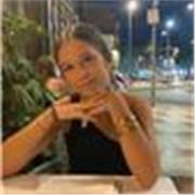 Estudiante de Bachillerato en Barcelona con experiencia ayudando a niños de Primaria. Ofrezco clases de refuerzo. 