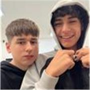 Profesor completo sobre todo para temas de matemáticas y física , pero eso no significa que no pueda ayudar en todo prácticamente 