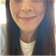 Profesora con mucha paciencia y gusto por enseñar