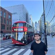 Soy una persona empatica y busco que todos los alumnos disfruten aprender apoyándolos enfocándome en el caso de cada uno.