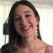 estudiante universitaria ofrece clases particulares