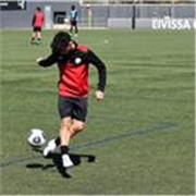 Entrenado de futbol con mas de 15 años de experiencia en el ámbito futbolístico 