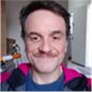 Professor de inglês com 5 anos de experiência no idioma falado e escrito, formado pela Cultura Inglesa, certificado por Cambridge e Oxford, oferece seu conhecimento para iniciantes no idioma, crianças e adultos