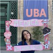 Joven simpática y amable. Médica y Docente universitaria de Farmacología, Biología y Ciencias Médicas. Clases para jóvenes adultos y niños, tanto presenciales como virtuales