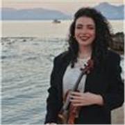 Laureata in Violino, offro lezioni sia per chi è alle prime armi e sia per chi ha già sperimentato il mondo della musica, per bambini di tutte le età