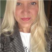 Sono di madrelingua americana e offro supporto per lezioni/compiti/ di inglese, giochi interrativi sempre in inglese e per pura conversazione.