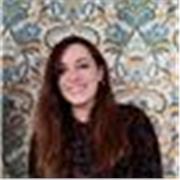 Laureata in architettura, artista freelancer, docente di ragazzi fino ai 13 anni tutte le materie