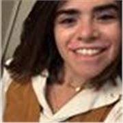 Offro lezioni private a persone di tutte le età, adattandole alle loro esigenze e capacità.