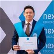 Profesor con un Master Big data and bussiness intelligents 