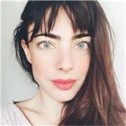 100% español con base en Argentina