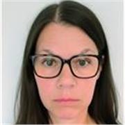 Insegnante offre aiuto compiti a bambini delle elementari e a ragazzi della scuola media