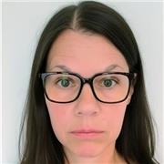 Insegnante offre aiuto compiti a bambini delle elementari e a ragazzi della scuola media