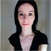 Profesora de apoyo escolar especializada en lengua inglesa para clases presenciales