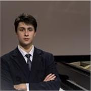Pianista concertista da clases de piano en Barcelona, todos los niveles