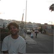 Uno studente di medicina con una grandissima passione per arte e letteratura a vostra disposizione a tutto tondo.