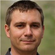 Profesor de inglés imparte clases particulares de inglés al público en general y en empresas