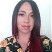 profesora de sociales imparte clases para niños, adolescentes y adultos de cualquier nacionalidad