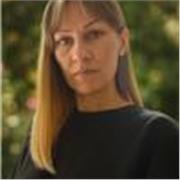 Nauczyciel specjalizujący się w zajęciach online lub twarzą w twarz dla dzieci i dorosłych