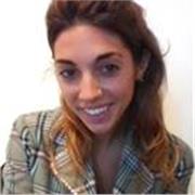 Native English teacher with 7 years of experience helping learners speak naturally and with confidence in everyday conversations. 