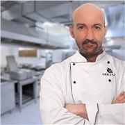 Gastrónomo, cocinero y formador con más de 30 años de experiencia docente. Aprende a cocinar y disfrutar de la cocina conociendo platos, ingredientes y elaboraciones que disfrutar