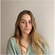 Estudiante paciente y comprometida con experiencia en repaso creativo.